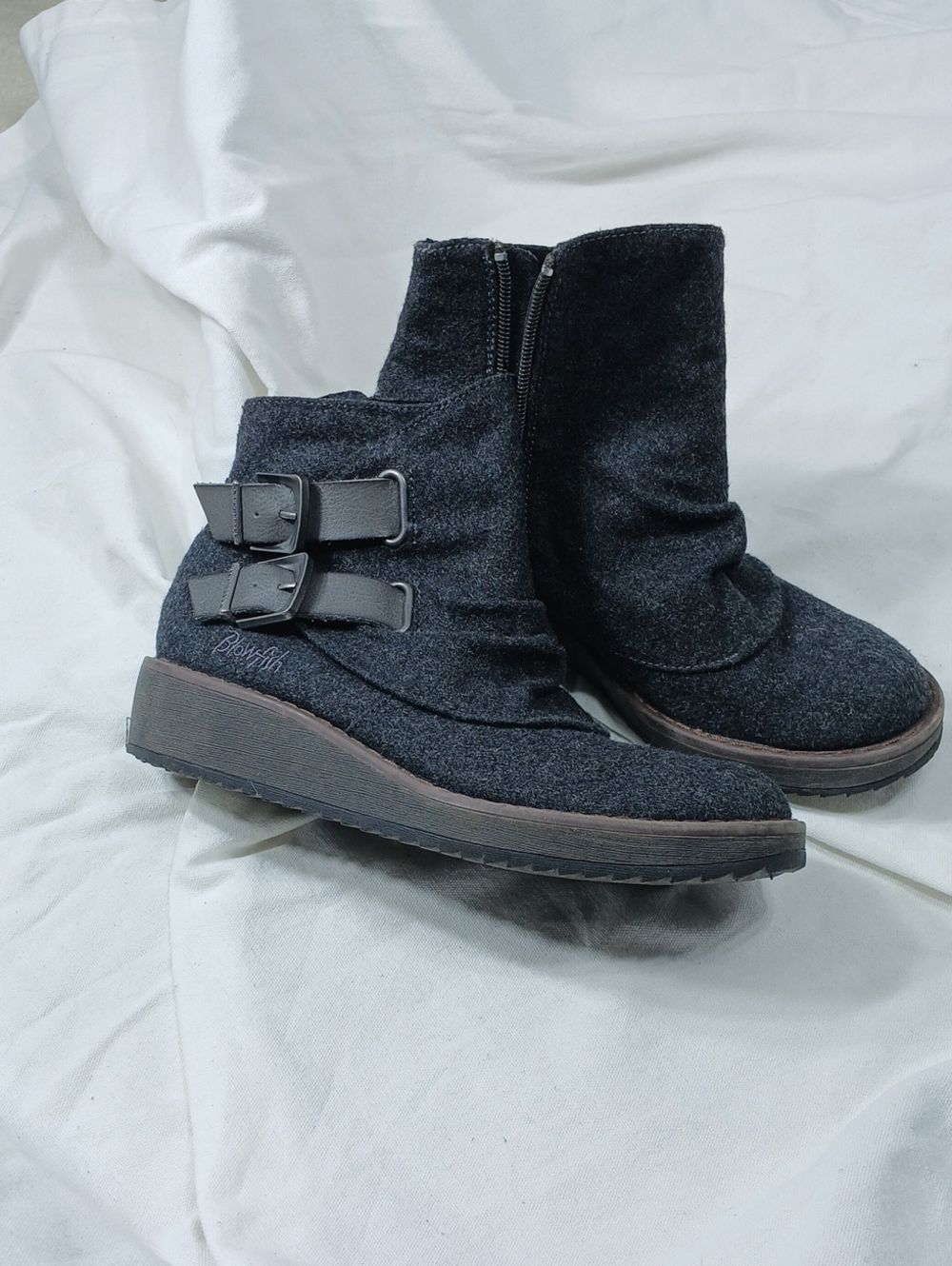 Blowfish Dark Gray felt Women's Ankle Booties
